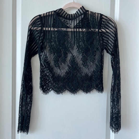 NAVISSI Tops - NAVISSI Black Lace Long Sleeve Crop Top